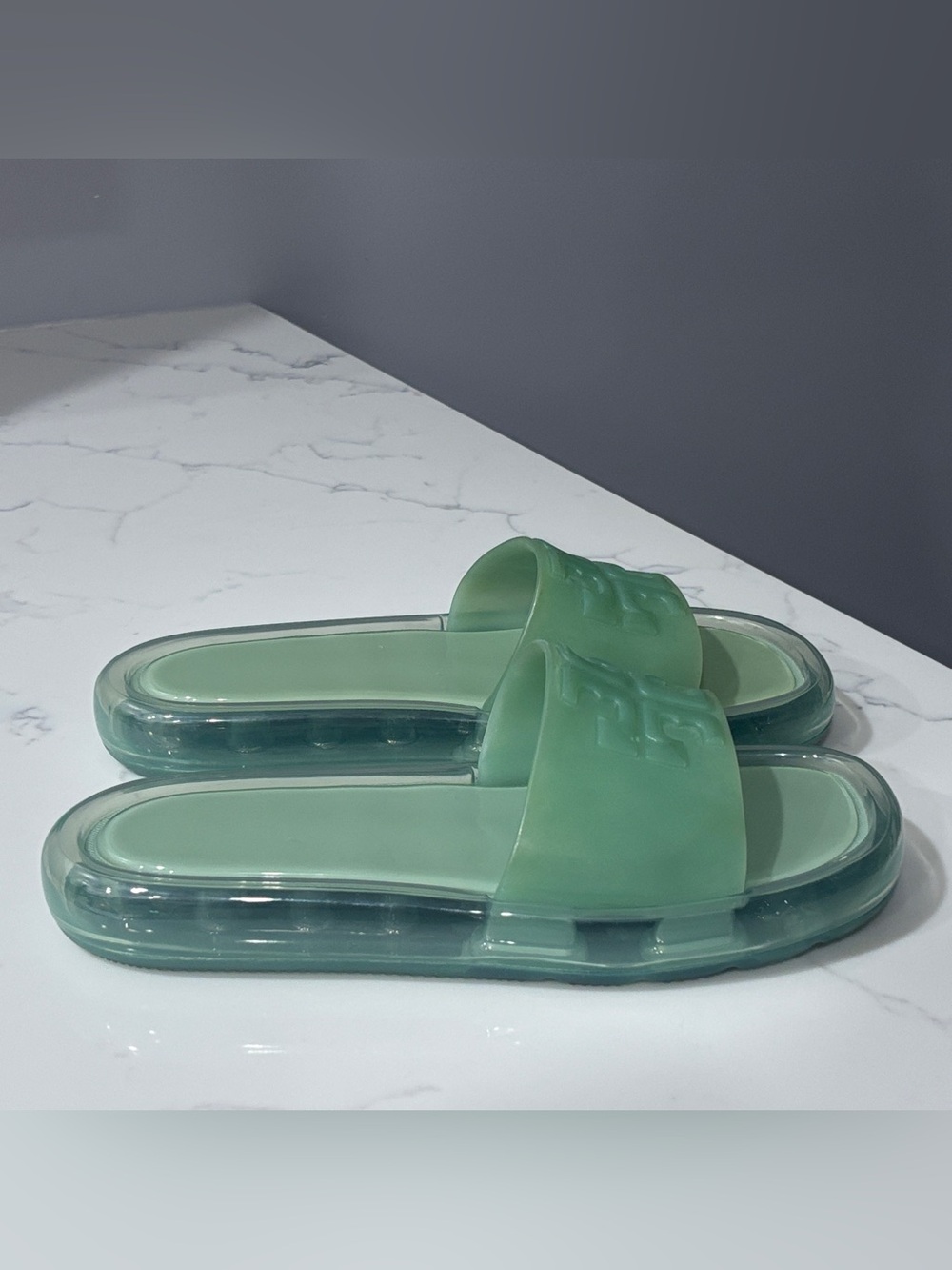 Tory Burch Bubble Jelly Slide Sandals Size 9 Pale Green Double T Logo Beach Pool
